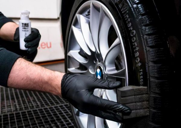 TIRE & WHEELS